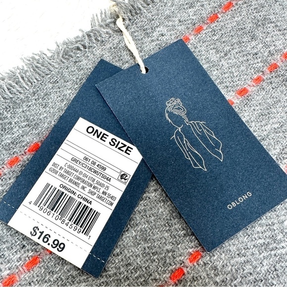 NWT Universal Thread Grey Oblong Scarf with Coral Colored Stripe - Picture 6 of 8